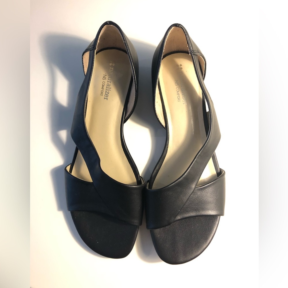 Naturalized N5 Comfort Black Sandals Size 8.5